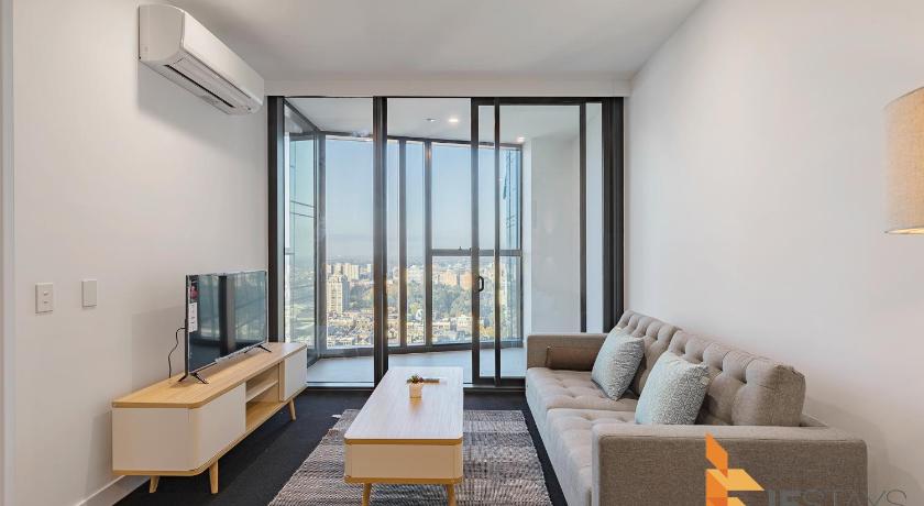 IFSuites (IFSTAYS) Swanston Central One Bedroom Apartment .