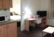 Spacious 1 bedroom apartment with basic kitchenette - Picture of .