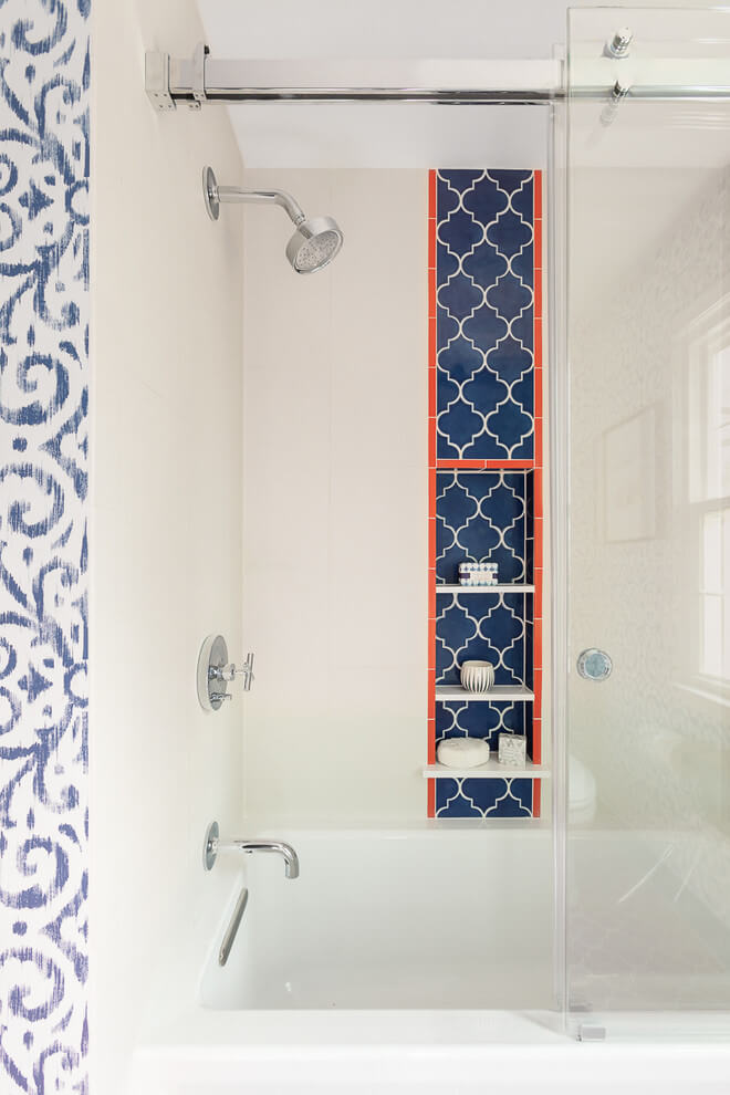 Patterned posts in eclectic bathroom design
