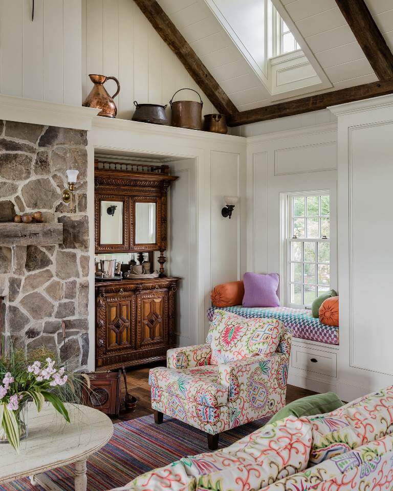 Vibrant traditional living room design