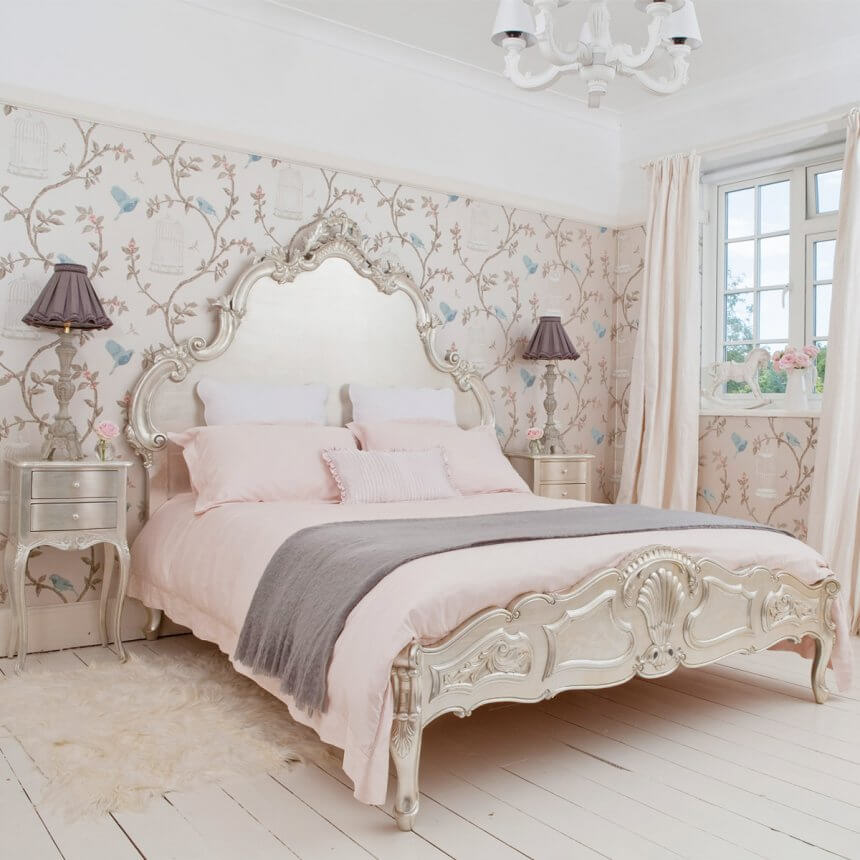 Pastel color scheme in bedroom decor