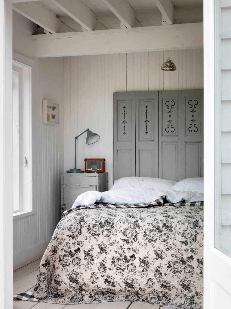 Elegant vintage bedroom design