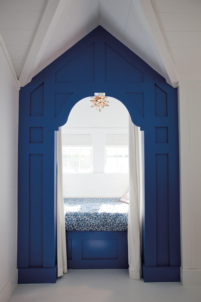 Small alcove bed in blue