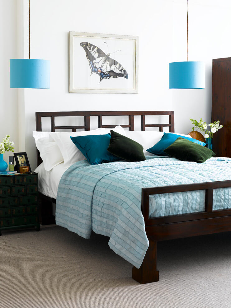 Soothing blue tones bedroom design