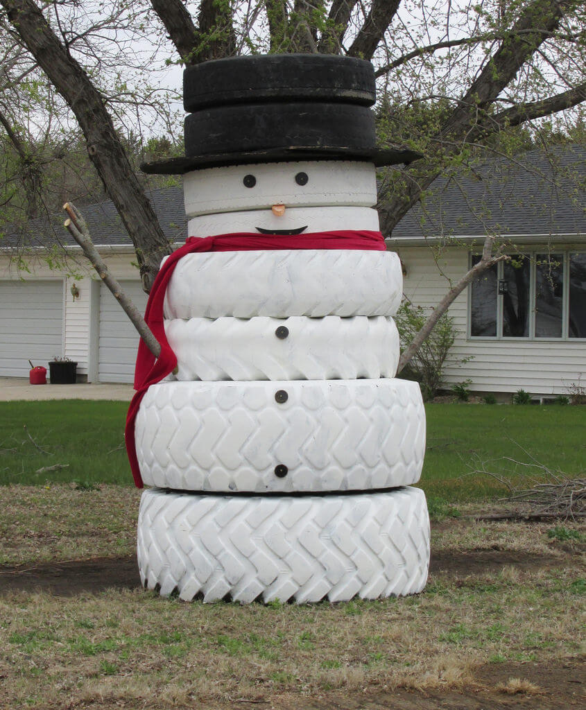 DIY Tires Snowman Christmas Decoration
