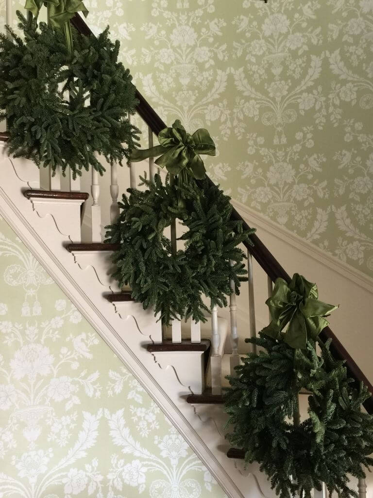 Christmas wreath staircase