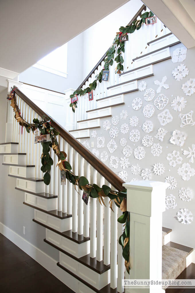 DIY Stairs Christmas Card Display