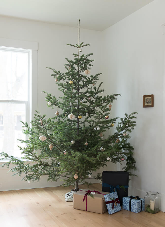 Minimal Vintage Decor Christmas Tree