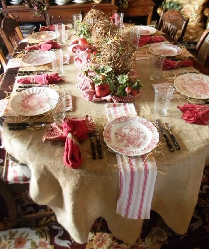 Rustic Christmas table setting