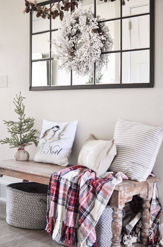 Cozy minimal Christmas decor