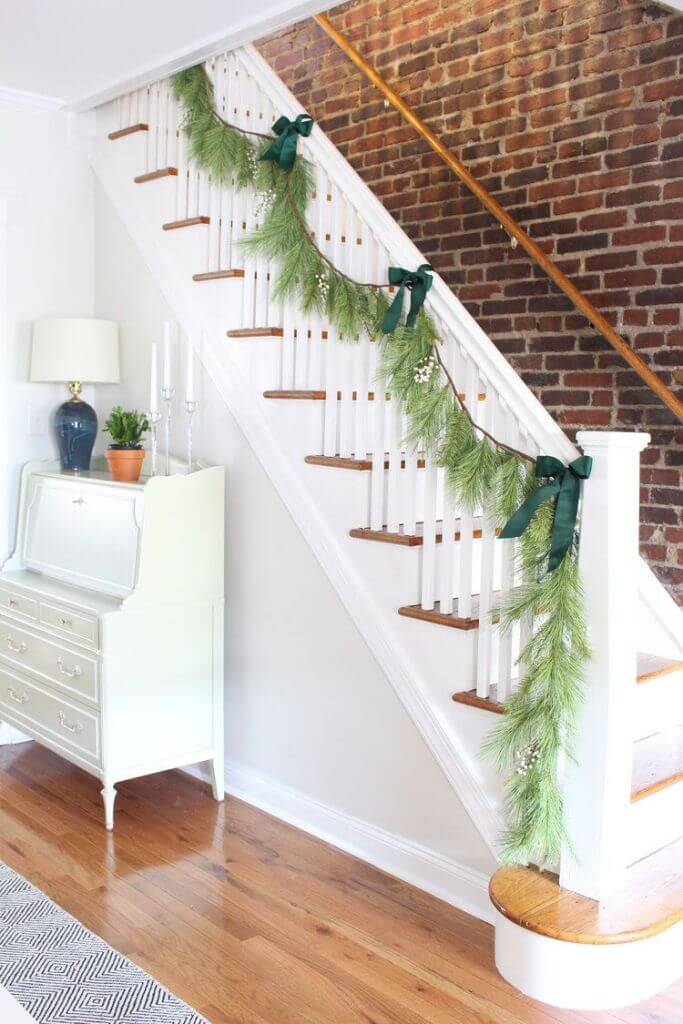 Minimal staircase Christmas decorations