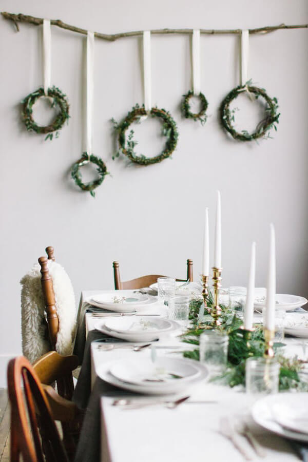 Simple practical decor in the dining room