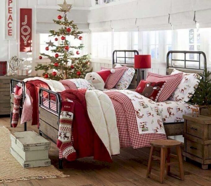 Inspirational two-bed Christmas decor