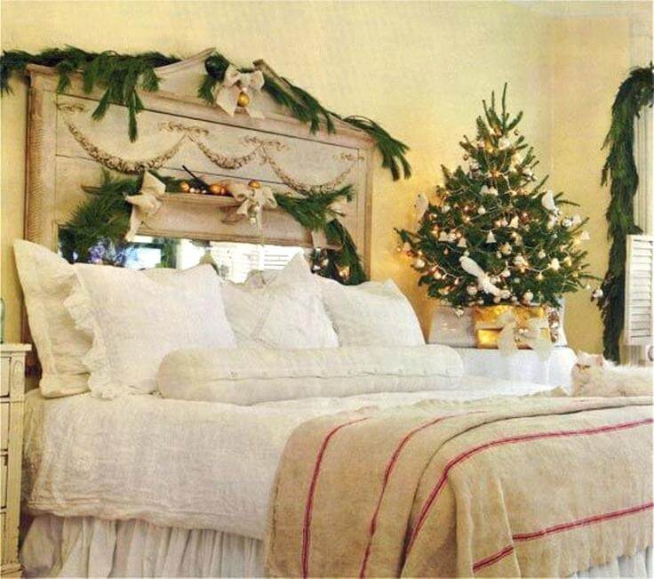 Vintage Christmas bedroom decoration