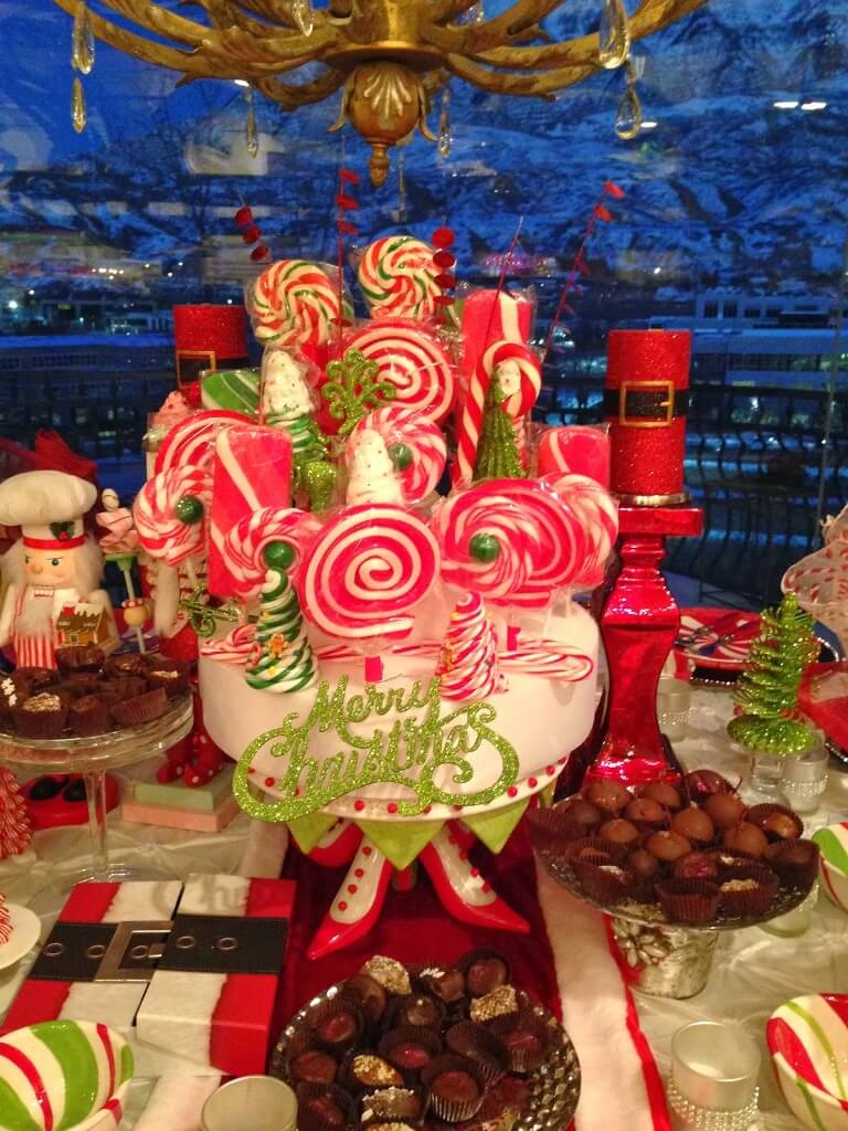 Candy cane decor for dining table