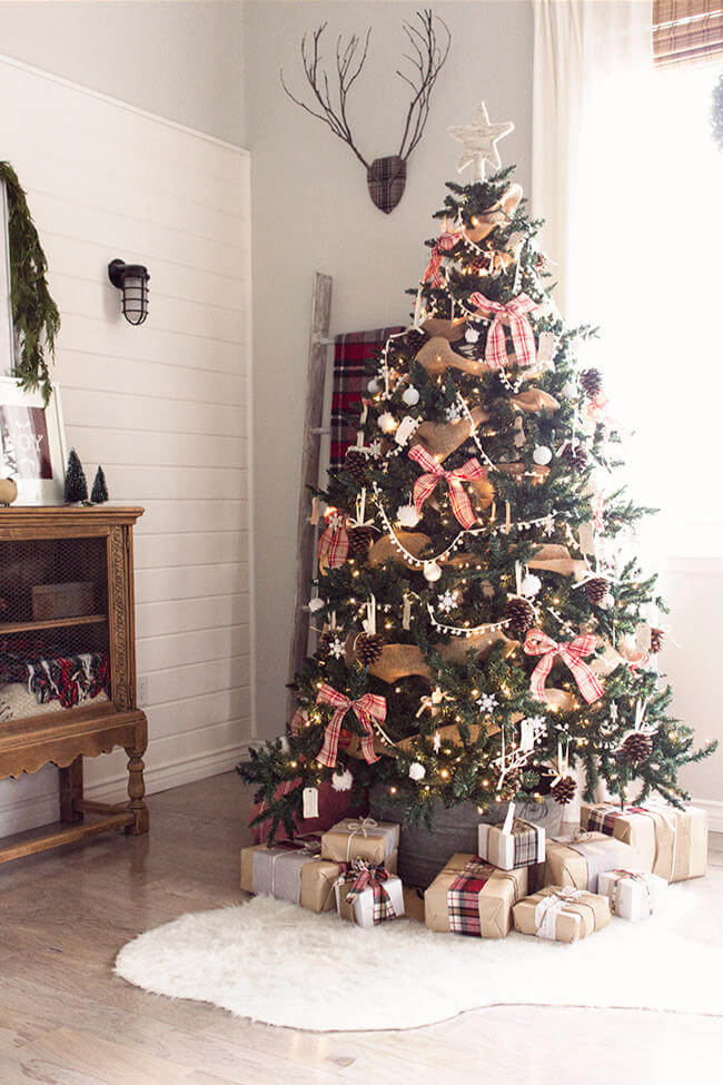 Rustic red white Christmas tree
