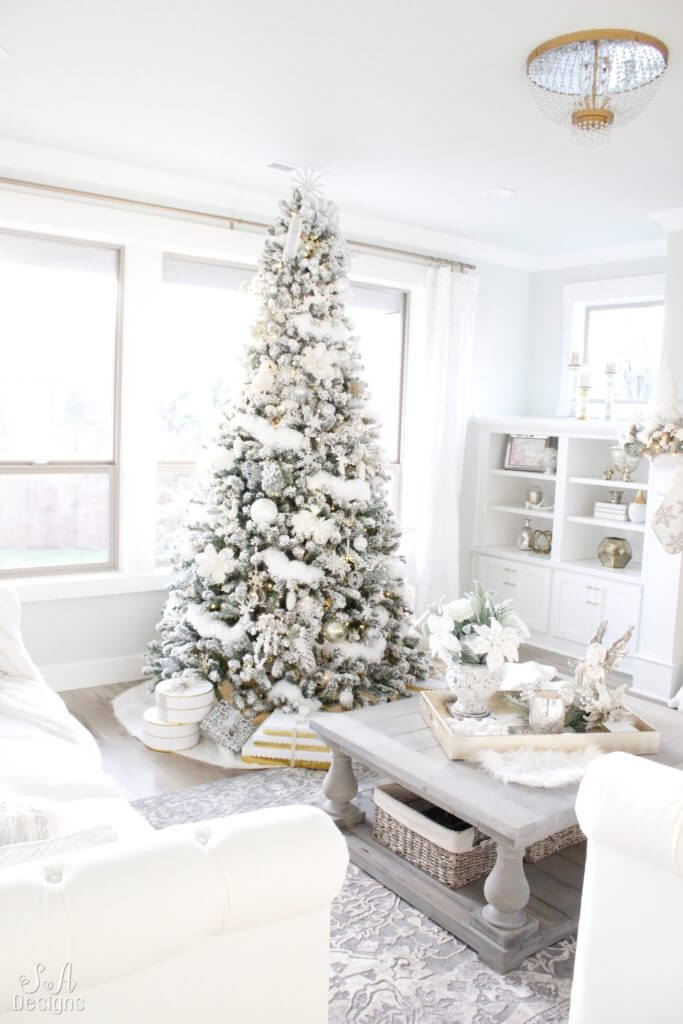 Winter Wonderland Flocked Christmas Tree
