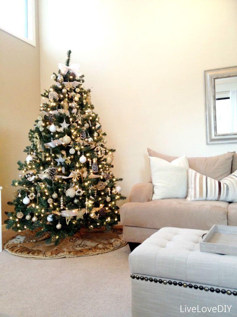 Modern living room tree decoration