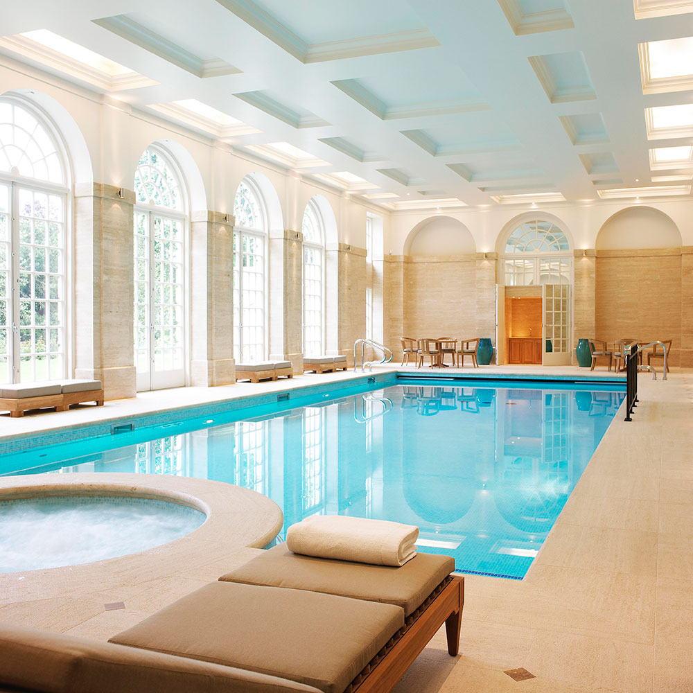 Luxury indoor party pool