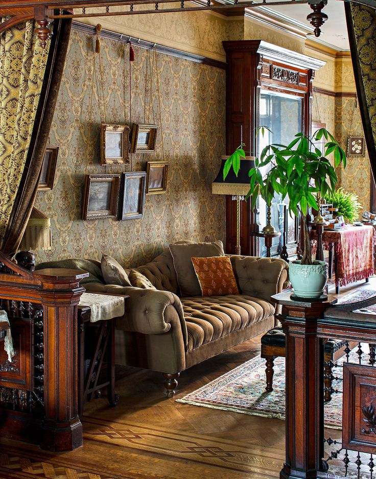 Luxury Victorian style living room decor
