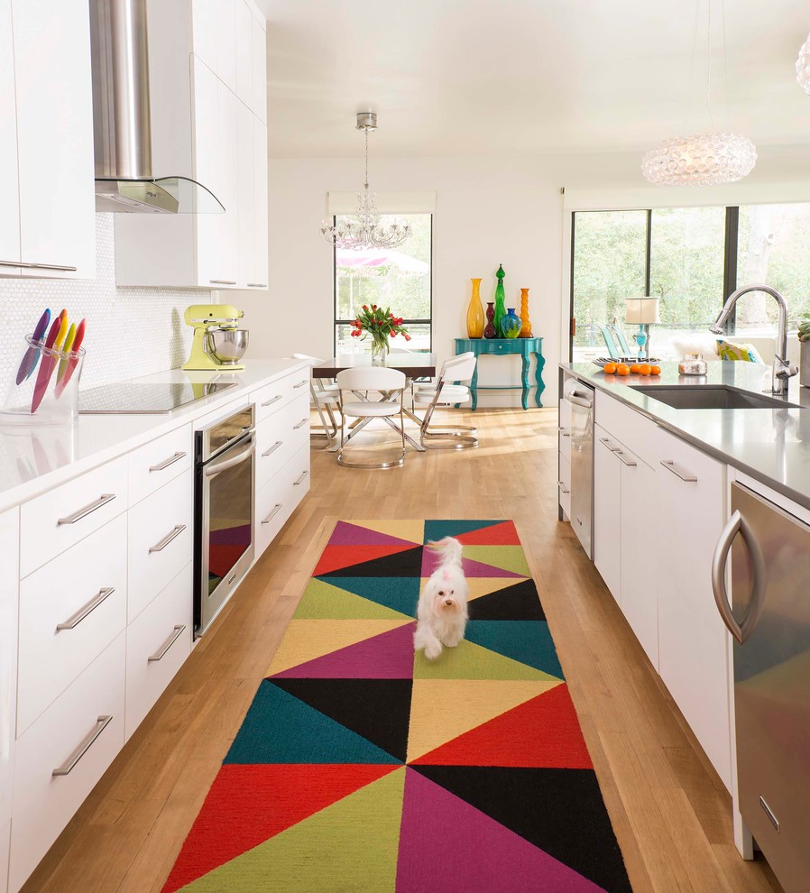 Sophisticated design with colorful carpet