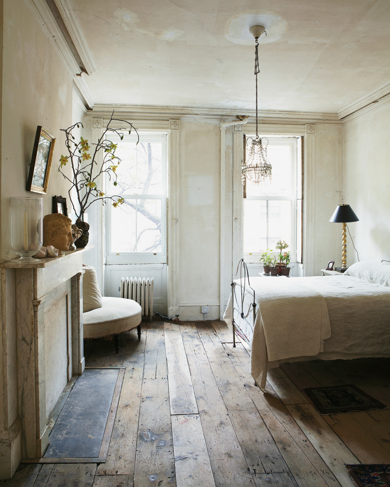 minimalist vintage bedroom