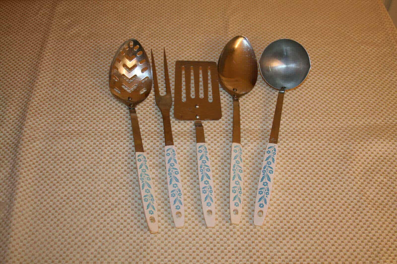 Spoon and spatula and seaweed