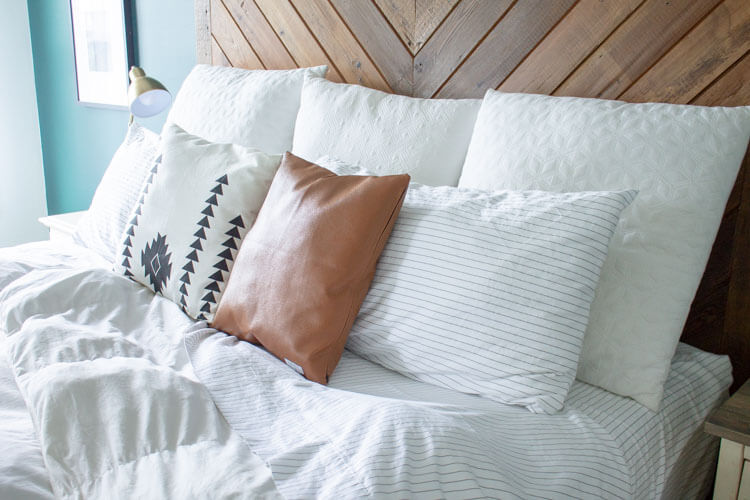 4 Ways to Make Your Bed Cozy - My Breezy Ro