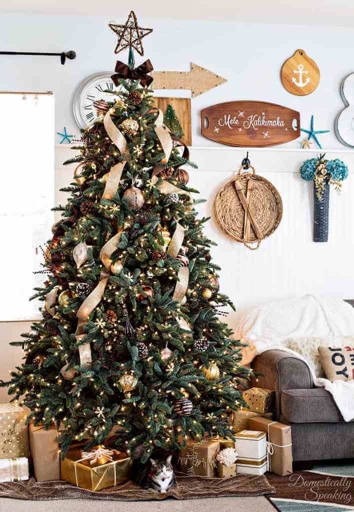 Rustic Christmas tree decoration