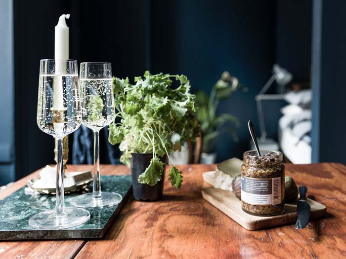 dining table decoration accessories
