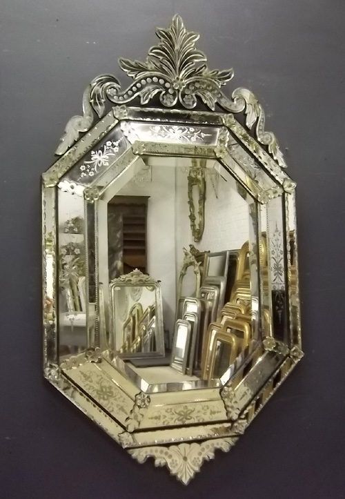 Antique Venetian Mirror in 2020 | Mirrors, chandeliers, Venetian .