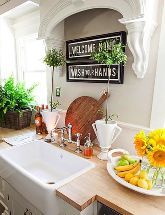 idea for above the sink with no window | Kitchen sink decor .