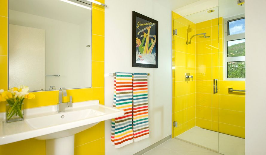 Using Bold Colors In The Bathroom – When And How To Do