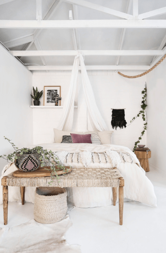 45 Wonderful White Walls Interior Ideas | Bohemian bedroom decor .