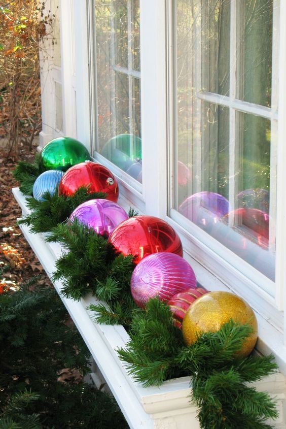 10 Best Holiday Window Decor Ideas | Christmas window decorations .