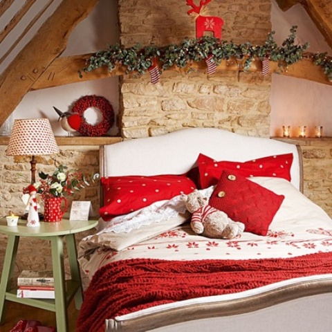 50 Adorable Christmas Bedroom Décor Ideas - DigsDi