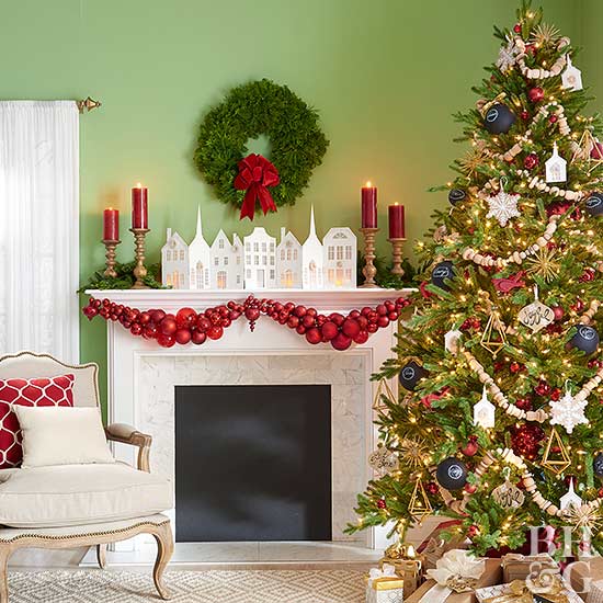 41 Pretty Ways to Decorate Your Mantel for Christmas | Better .
