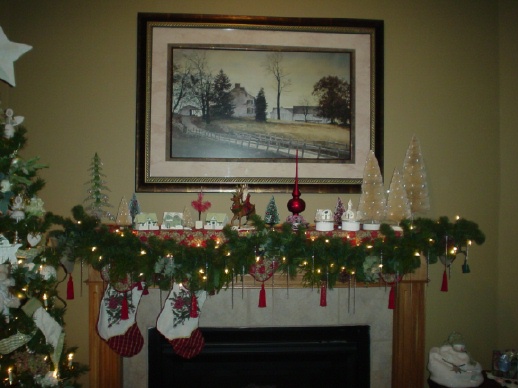 Mantel Christmas Decorating Ideas | Modern Home Desi
