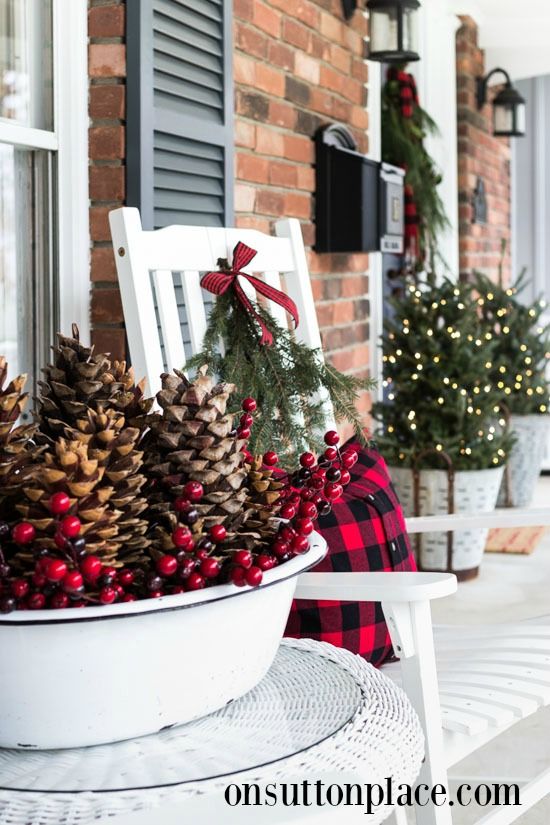Festive & Frugal Christmas Porch Decor | Frugal christmas .