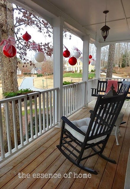 13 Stunning Christmas Porch Decor Ideas | Beautiful christmas .