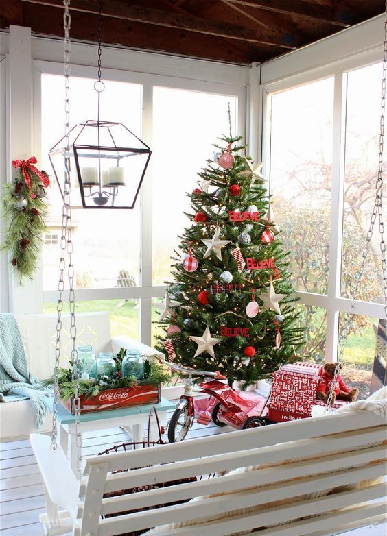 27 Screened And Roofed Back Porch Decor Ideas | Outdoor christmas .
