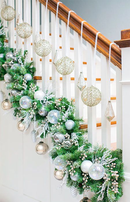 DIY Christmas Garland Ideas | Christmas stairs decorations .