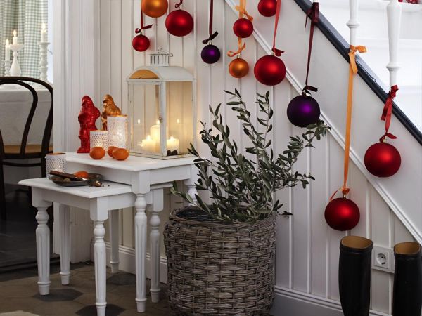 Decorate The Stairs For Christmas – 30 Beautiful Ide