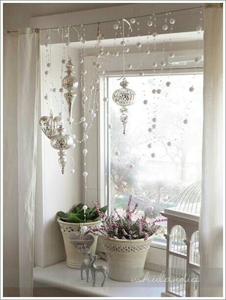 55 awesome christmas window decor ideas | Christmas window .