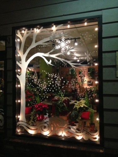 40 Wonderful Christmas Window Decor Ideas (With images .
