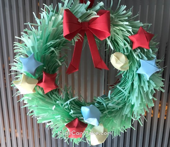 Easy DIY Christmas Wreath Decorating Ideas with Paper - Kids Can Ma
