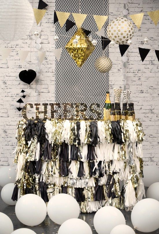 The Shopper's Guide to New Year's Eve Decor Ideas | New years eve .