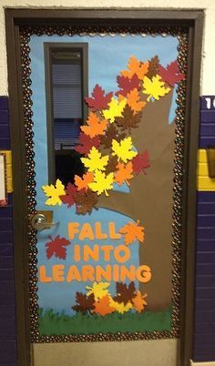 Fall Door Decoration Ideas for the Classroom | Fall classroom .