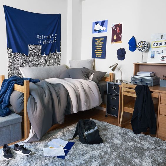 10 Items Your Dorm Needs - Guys Edition - Blue-pry