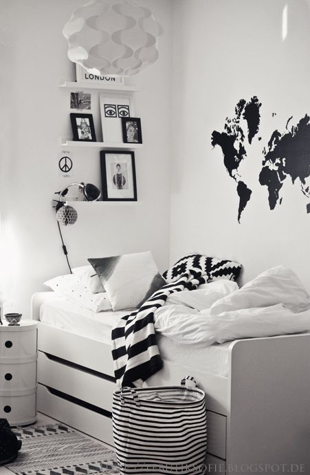 Elegant Black And White Bedroom Design
Ideas